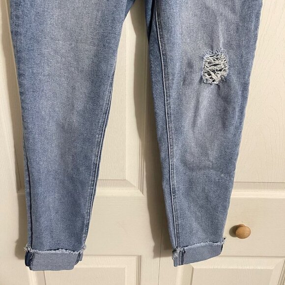 Max Studio Womens Medium Wash High Rise Distressed Cuff Cropped Tapered Jeans 6 - Picture 4 of 10
